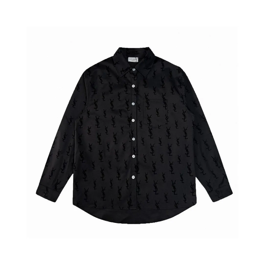 New batch 💰230 model number: G230 SAINT LAURENT YSL new flocked all-over printed shirt top 1️⃣The upper body of the fabric is soft and comfortable, extremely delicate, feels solid, smooth and soft. It has the characteristics of the fabric being wrinkle-free and the hand feel is invincible. The details are handled perfectly! 1️⃣This year’s most popular all-over printing element, full of high-end sense, customized original flocking fabric, combined with the classic YSL flocking pattern for a super high-end feel! 3️⃣The upper part of the body is versatile and white, and it is crazy to call. The YSL flocked shirt with super good looks is a style that you will fall in love with at a glance. The upper part of the body shows off the temperament. It is the same style for men and women. It is a versatile shirt jacket for couples! Color: black Size: M, L, XL